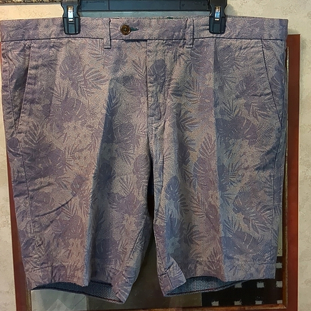TED BAKER LONDON GRAY FLORAL SHORTS